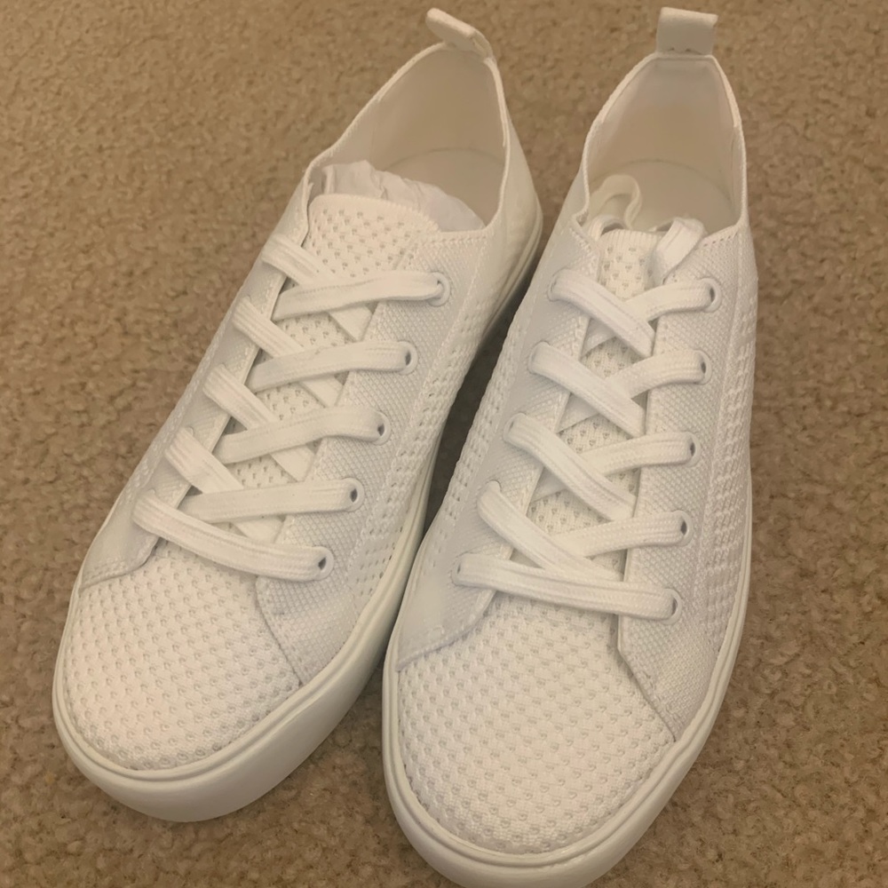 Marc Fisher Sashya White Tennis Shoes - 7 - New